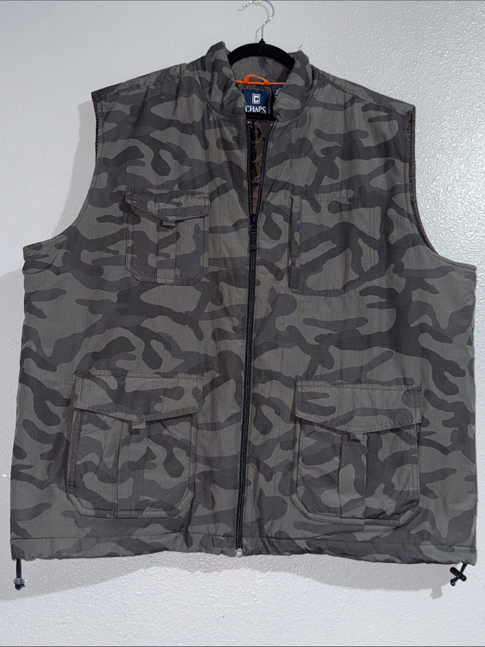 Chaps Men's Gray Camo Utility Vest
